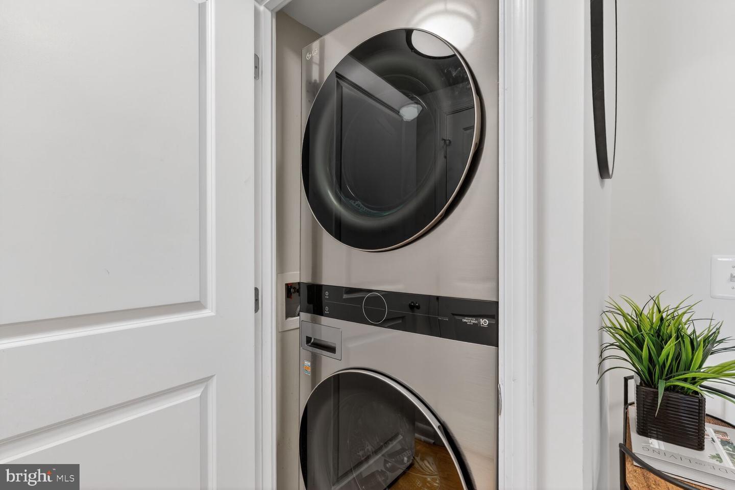 851 N GLEBE RD #817, ARLINGTON, Virginia 22203, 2 Bedrooms Bedrooms, ,2 BathroomsBathrooms,Residential,For sale,851 N GLEBE RD #817,VAAR2068076 MLS # VAAR2068076