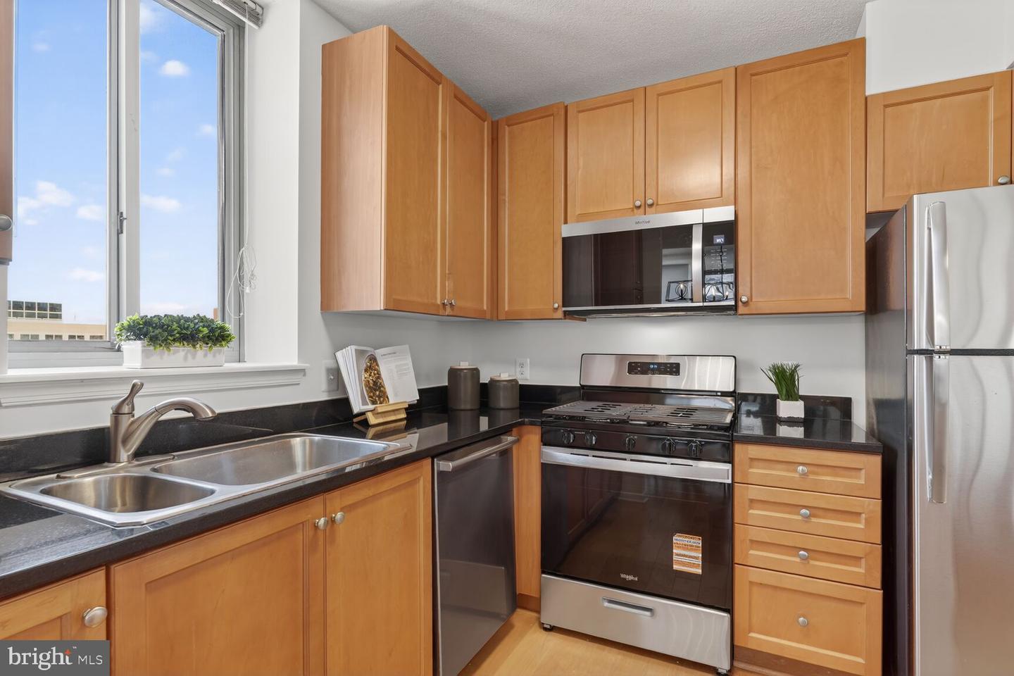 851 N GLEBE RD #817, ARLINGTON, Virginia 22203, 2 Bedrooms Bedrooms, ,2 BathroomsBathrooms,Residential,For sale,851 N GLEBE RD #817,VAAR2068076 MLS # VAAR2068076