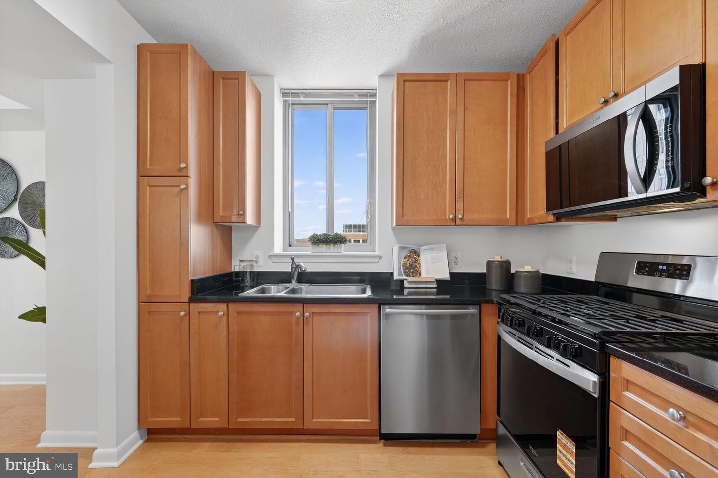 851 N GLEBE RD #817, ARLINGTON, Virginia 22203, 2 Bedrooms Bedrooms, ,2 BathroomsBathrooms,Residential,For sale,851 N GLEBE RD #817,VAAR2068076 MLS # VAAR2068076