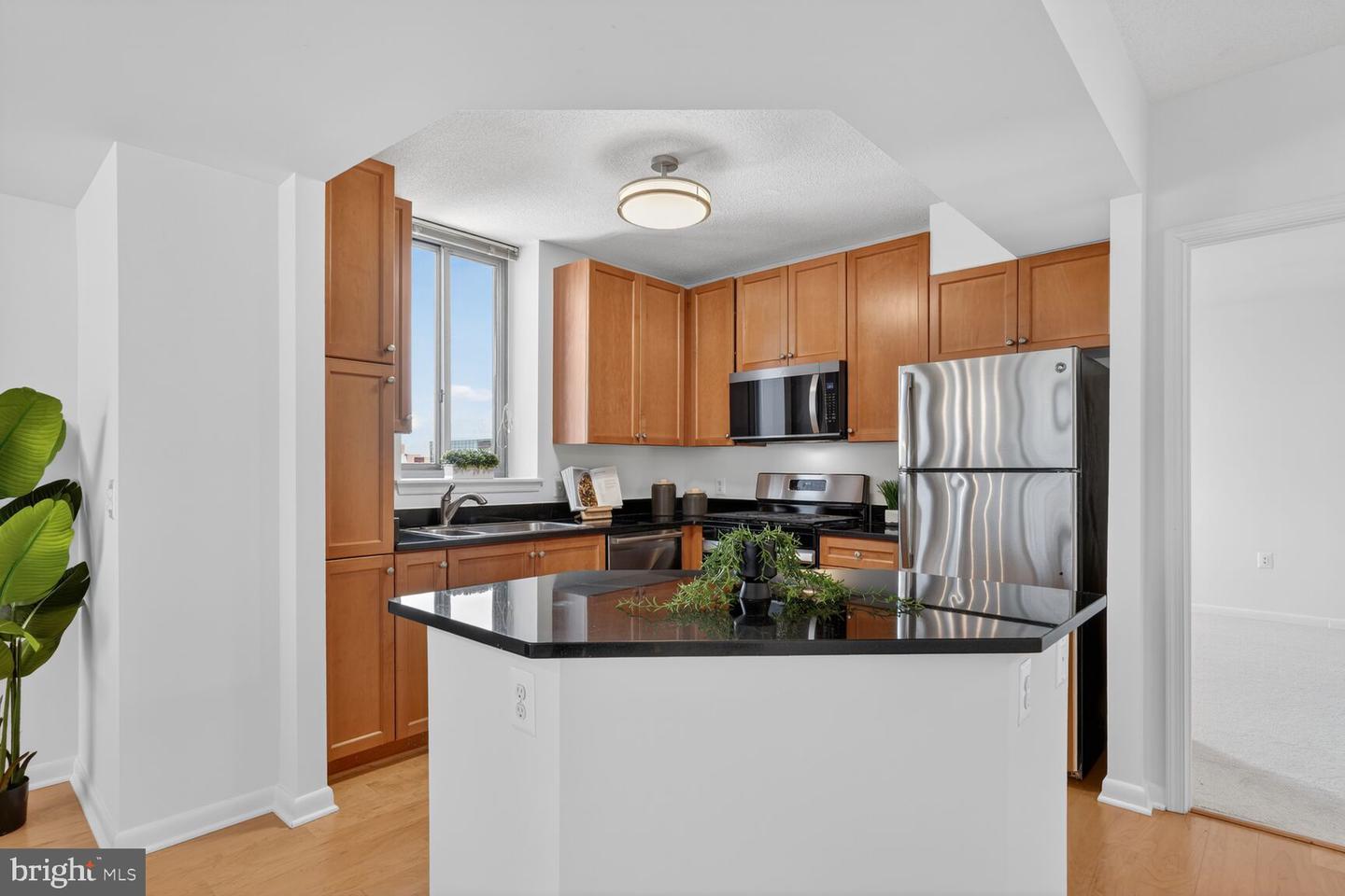 851 N GLEBE RD #817, ARLINGTON, Virginia 22203, 2 Bedrooms Bedrooms, ,2 BathroomsBathrooms,Residential,For sale,851 N GLEBE RD #817,VAAR2068076 MLS # VAAR2068076