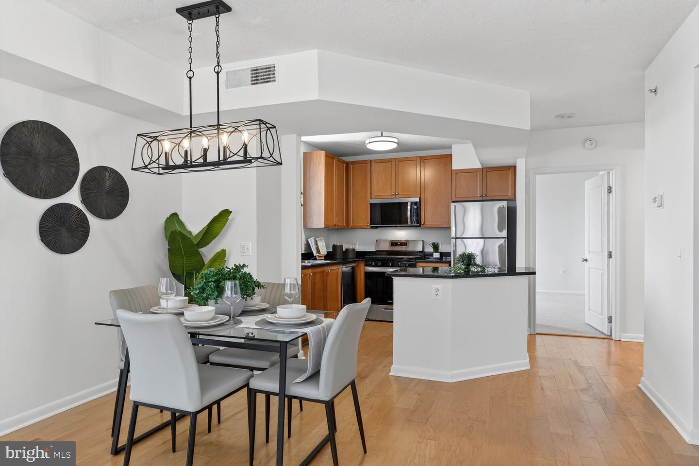 851 N GLEBE RD #817, ARLINGTON, Virginia 22203, 2 Bedrooms Bedrooms, ,2 BathroomsBathrooms,Residential,For sale,851 N GLEBE RD #817,VAAR2068076 MLS # VAAR2068076