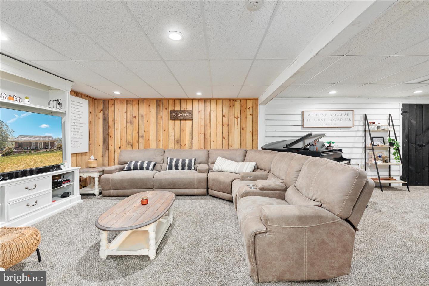 2050 BACK RD, WOODSTOCK, Virginia 22664, 4 Bedrooms Bedrooms, ,3 BathroomsBathrooms,Residential,For sale,2050 BACK RD,VASH2013450 MLS # VASH2013450 2050 BACK RD, WOODSTOCK, Virginia 22664, 4 Bedrooms Bedrooms, ,3 BathroomsBathrooms,Residential,For sale,2050 BACK RD,VASH2013450 MLS # VASH2013450