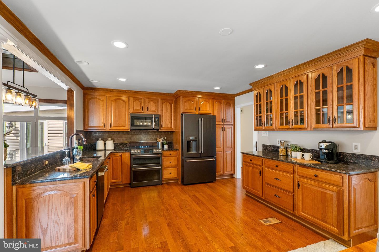 6462 HONEY TREE CT, BURKE, Virginia 22015, 5 Bedrooms Bedrooms, ,3 BathroomsBathrooms,Residential,For sale,6462 HONEY TREE CT,VAFX2287414 MLS # VAFX2287414