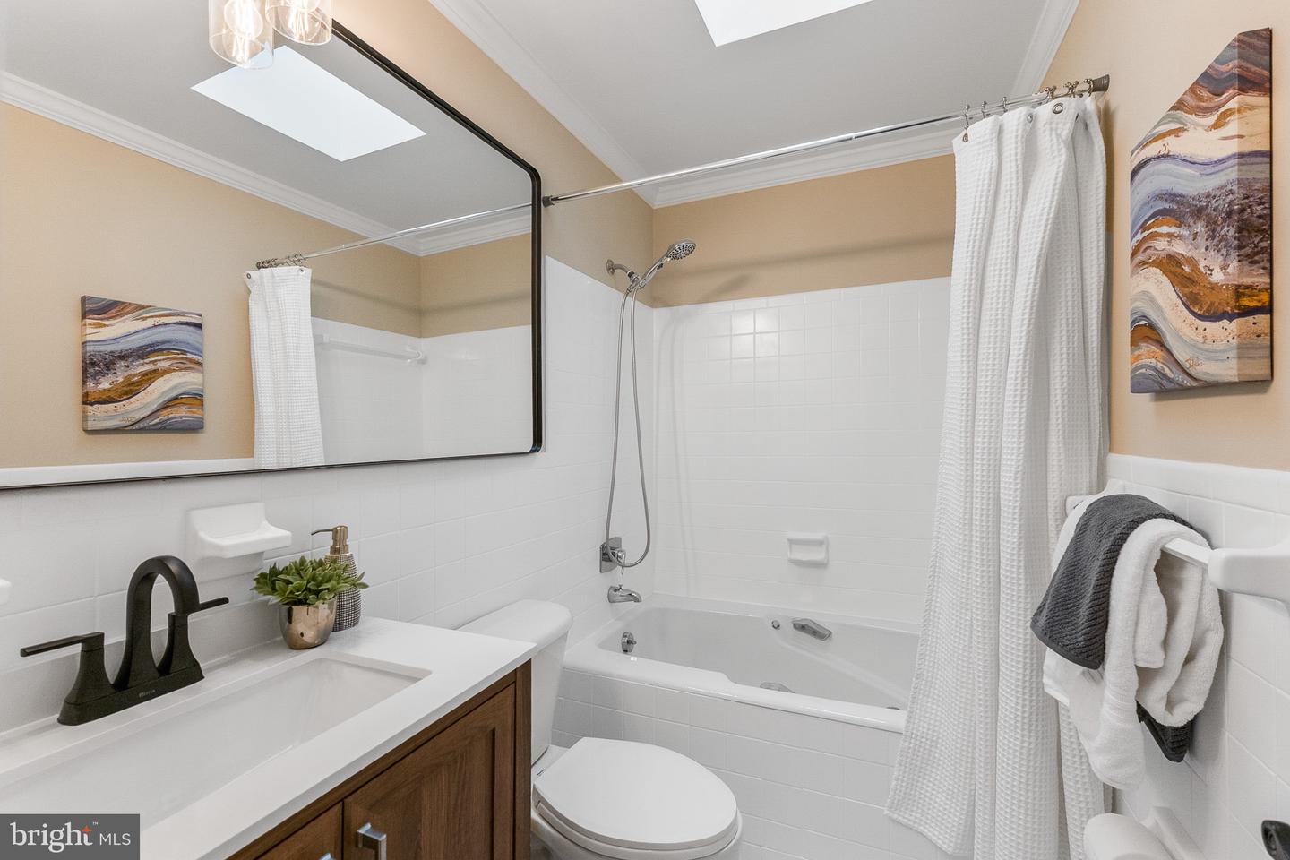 6462 HONEY TREE CT, BURKE, Virginia 22015, 5 Bedrooms Bedrooms, ,3 BathroomsBathrooms,Residential,For sale,6462 HONEY TREE CT,VAFX2287414 MLS # VAFX2287414