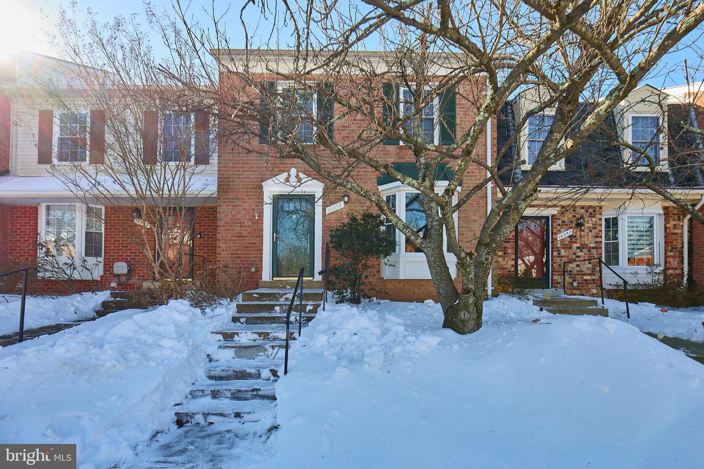 10355 GRANITE CREEK LN, OAKTON, Virginia 22124, 3 Bedrooms Bedrooms, ,2 BathroomsBathrooms,Residential,For sale,10355 GRANITE CREEK LN,VAFX2287418 MLS # VAFX2287418