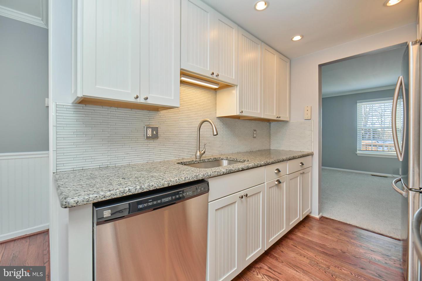 10355 GRANITE CREEK LN, OAKTON, Virginia 22124, 3 Bedrooms Bedrooms, ,2 BathroomsBathrooms,Residential,For sale,10355 GRANITE CREEK LN,VAFX2287418 MLS # VAFX2287418