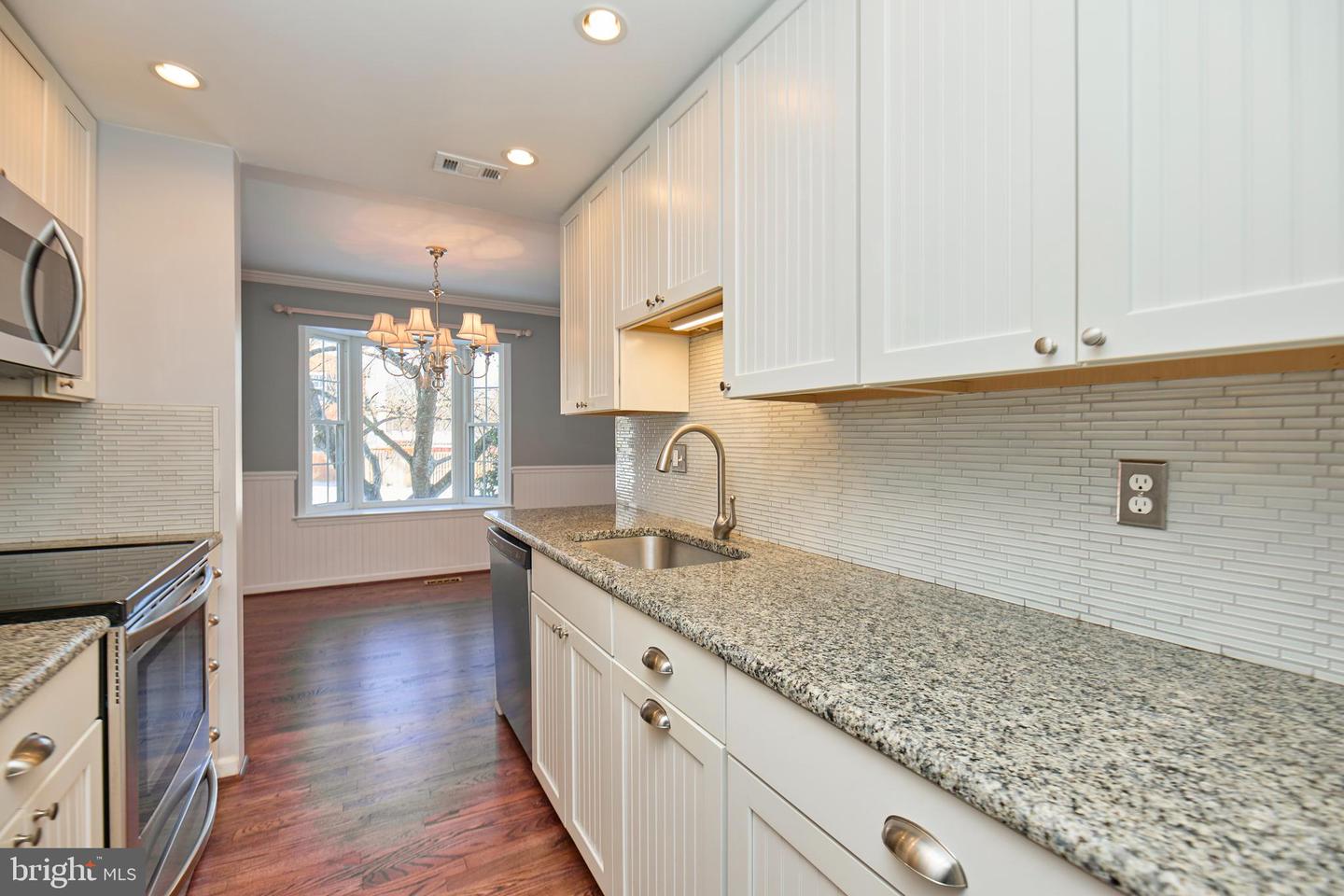 10355 GRANITE CREEK LN, OAKTON, Virginia 22124, 3 Bedrooms Bedrooms, ,2 BathroomsBathrooms,Residential,For sale,10355 GRANITE CREEK LN,VAFX2287418 MLS # VAFX2287418