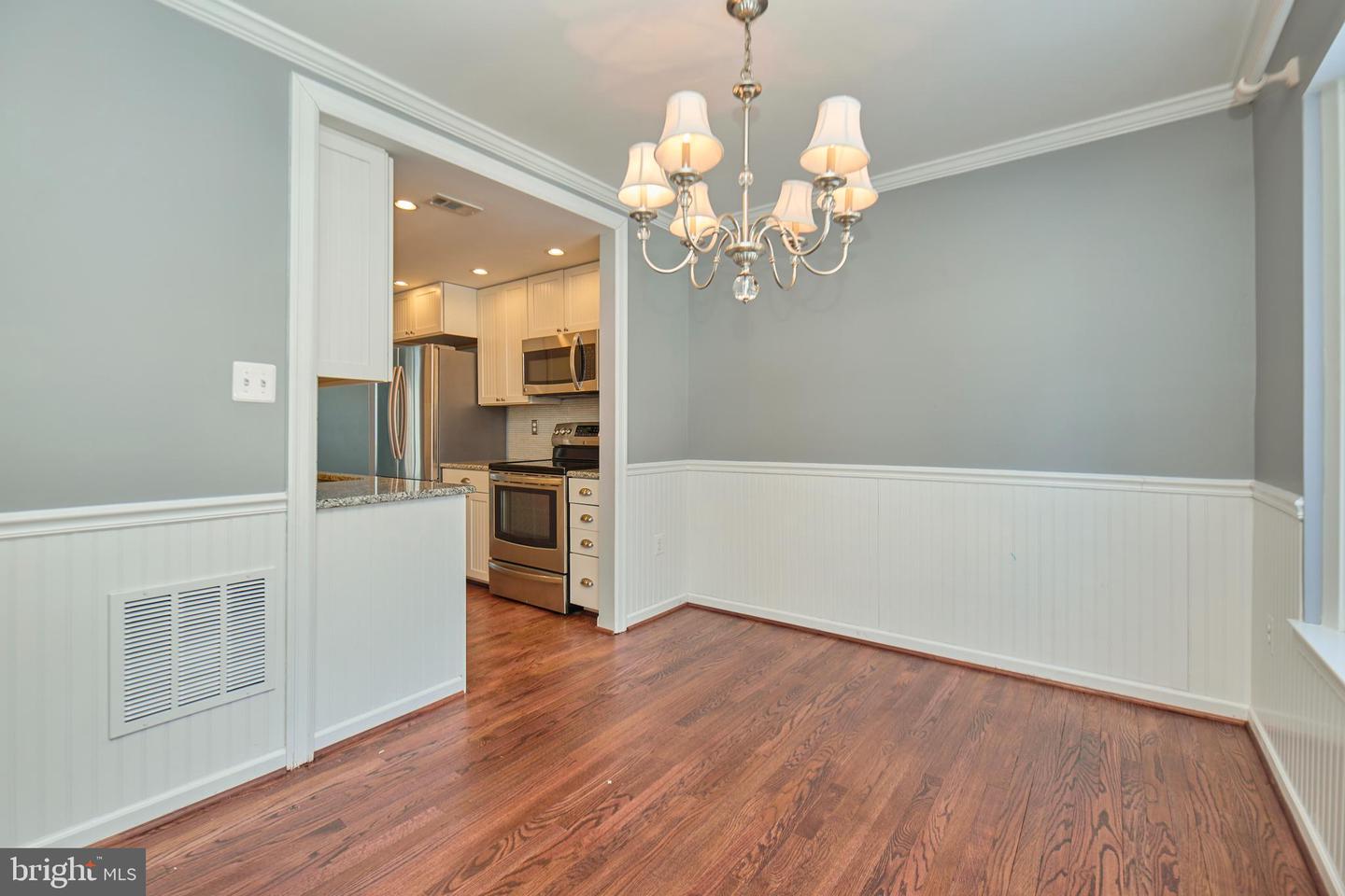 10355 GRANITE CREEK LN, OAKTON, Virginia 22124, 3 Bedrooms Bedrooms, ,2 BathroomsBathrooms,Residential,For sale,10355 GRANITE CREEK LN,VAFX2287418 MLS # VAFX2287418