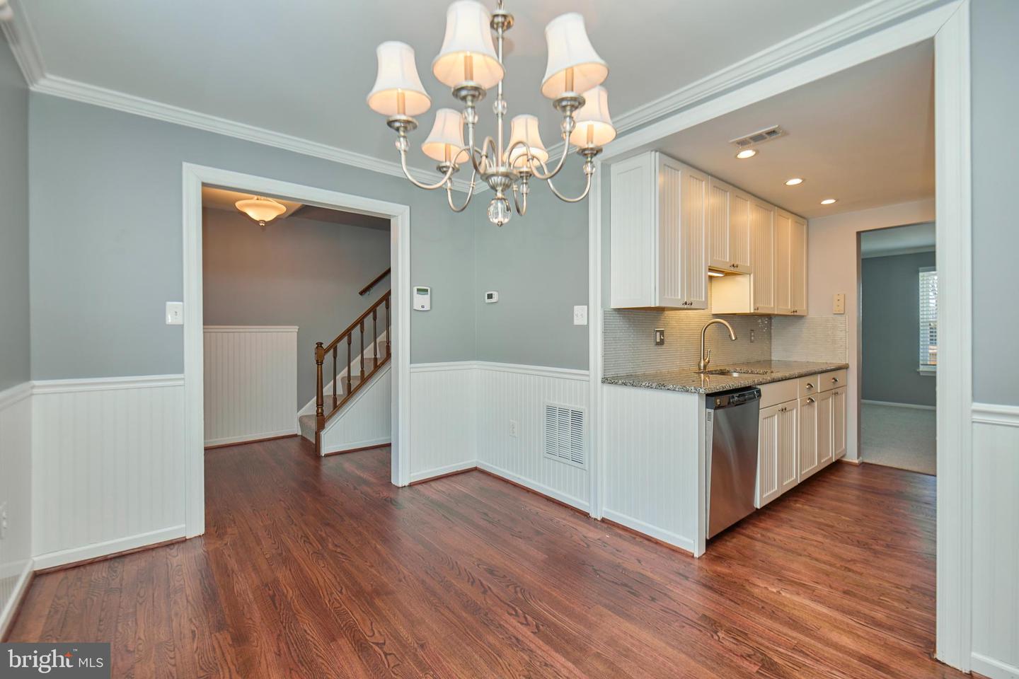 10355 GRANITE CREEK LN, OAKTON, Virginia 22124, 3 Bedrooms Bedrooms, ,2 BathroomsBathrooms,Residential,For sale,10355 GRANITE CREEK LN,VAFX2287418 MLS # VAFX2287418