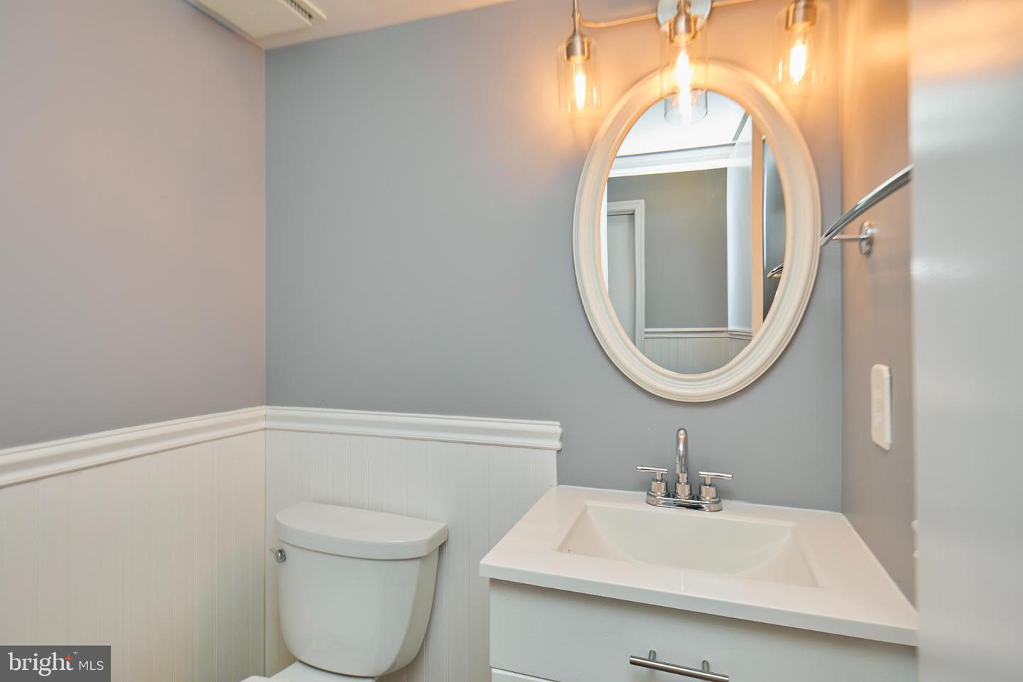 10355 GRANITE CREEK LN, OAKTON, Virginia 22124, 3 Bedrooms Bedrooms, ,2 BathroomsBathrooms,Residential,For sale,10355 GRANITE CREEK LN,VAFX2287418 MLS # VAFX2287418