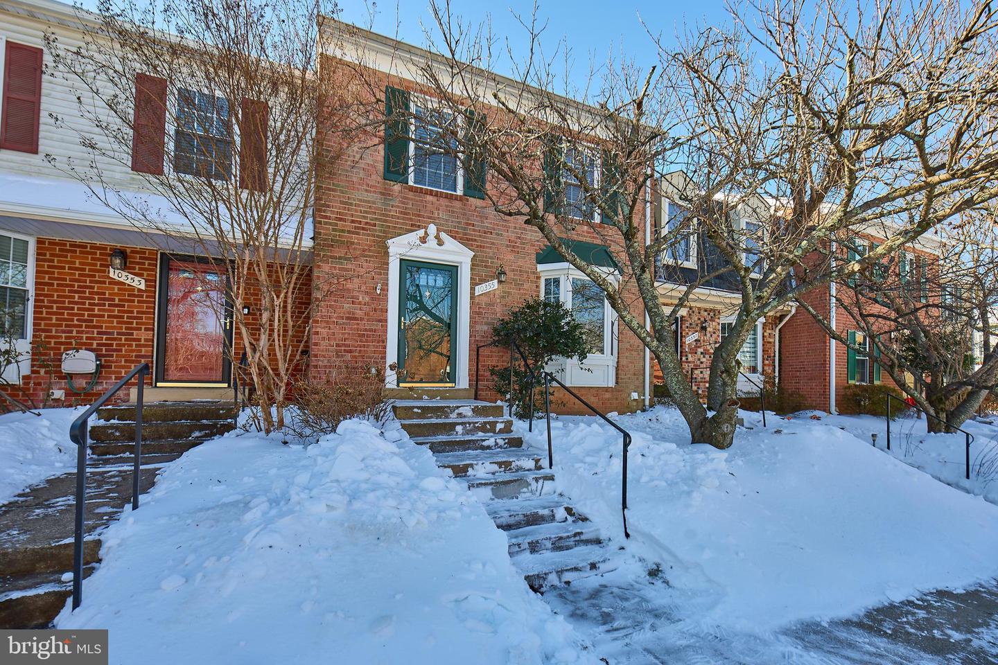 10355 GRANITE CREEK LN, OAKTON, Virginia 22124, 3 Bedrooms Bedrooms, ,2 BathroomsBathrooms,Residential,For sale,10355 GRANITE CREEK LN,VAFX2287418 MLS # VAFX2287418