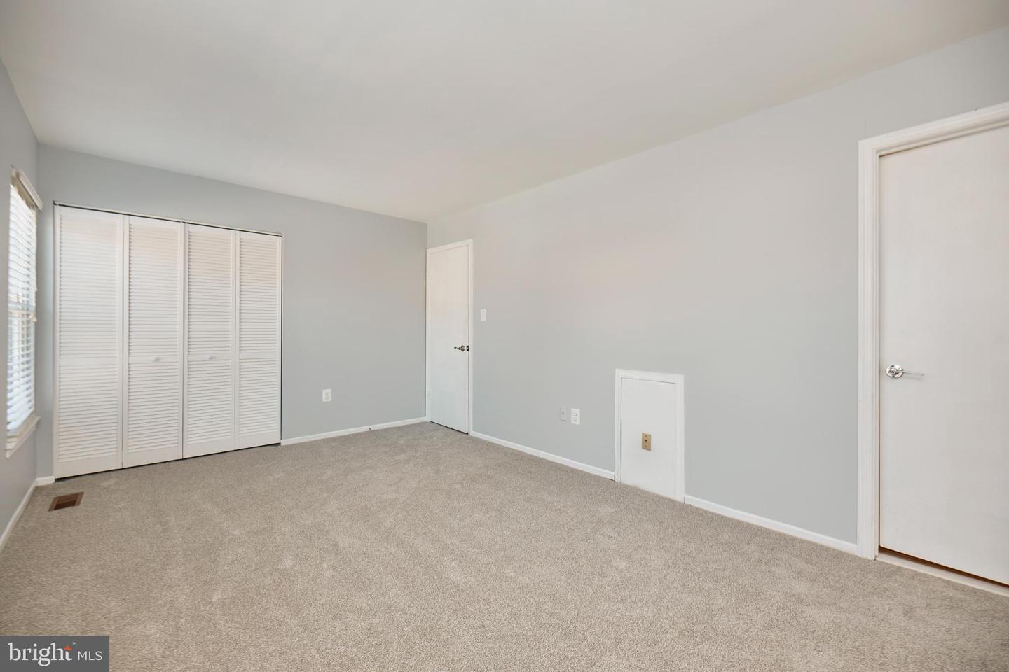 10355 GRANITE CREEK LN, OAKTON, Virginia 22124, 3 Bedrooms Bedrooms, ,2 BathroomsBathrooms,Residential,For sale,10355 GRANITE CREEK LN,VAFX2287418 MLS # VAFX2287418