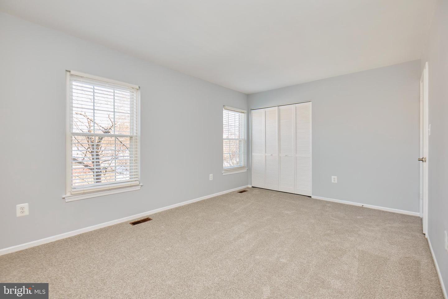 10355 GRANITE CREEK LN, OAKTON, Virginia 22124, 3 Bedrooms Bedrooms, ,2 BathroomsBathrooms,Residential,For sale,10355 GRANITE CREEK LN,VAFX2287418 MLS # VAFX2287418