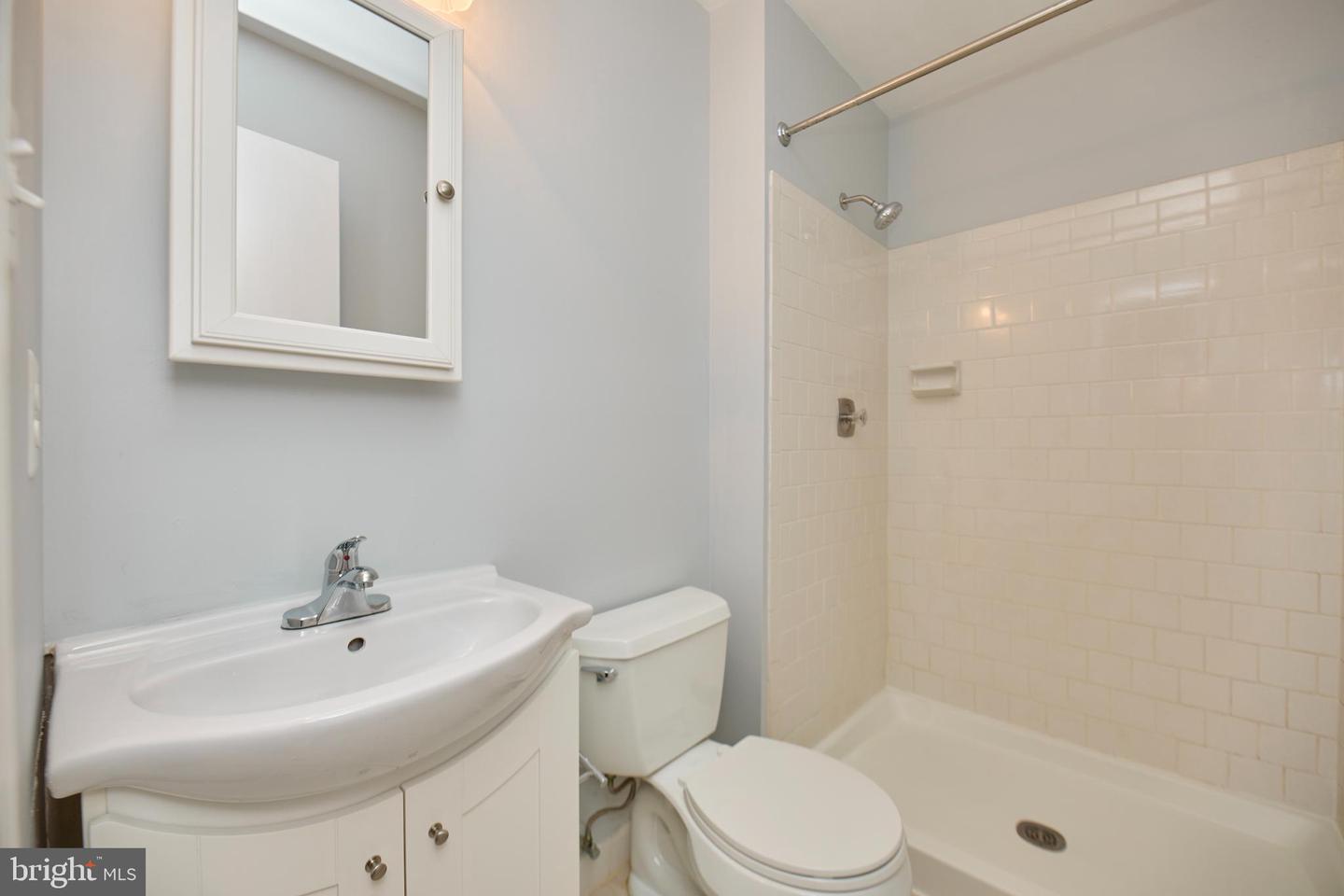 10355 GRANITE CREEK LN, OAKTON, Virginia 22124, 3 Bedrooms Bedrooms, ,2 BathroomsBathrooms,Residential,For sale,10355 GRANITE CREEK LN,VAFX2287418 MLS # VAFX2287418