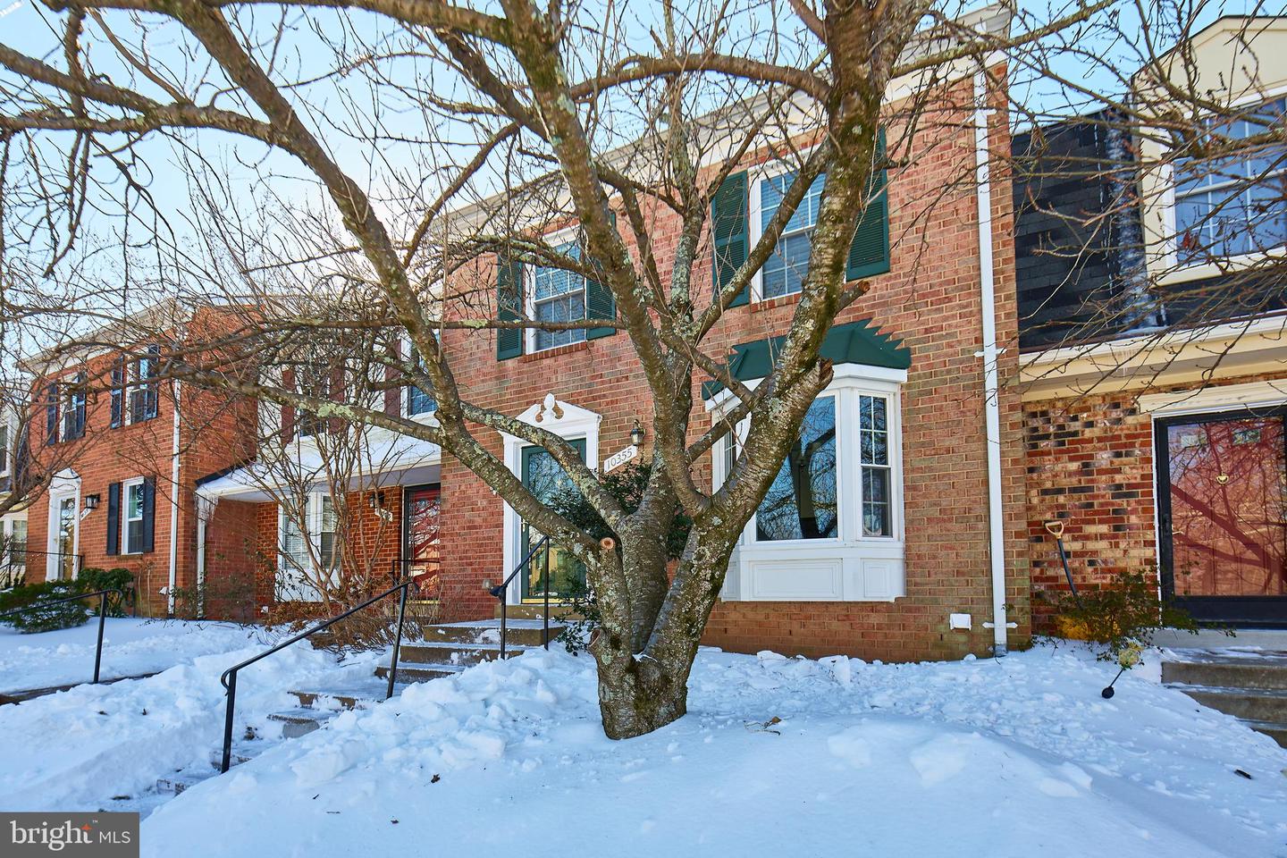 10355 GRANITE CREEK LN, OAKTON, Virginia 22124, 3 Bedrooms Bedrooms, ,2 BathroomsBathrooms,Residential,For sale,10355 GRANITE CREEK LN,VAFX2287418 MLS # VAFX2287418