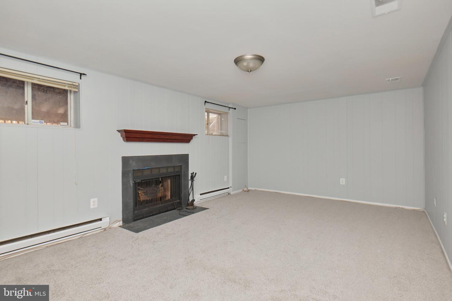 10355 GRANITE CREEK LN, OAKTON, Virginia 22124, 3 Bedrooms Bedrooms, ,2 BathroomsBathrooms,Residential,For sale,10355 GRANITE CREEK LN,VAFX2287418 MLS # VAFX2287418