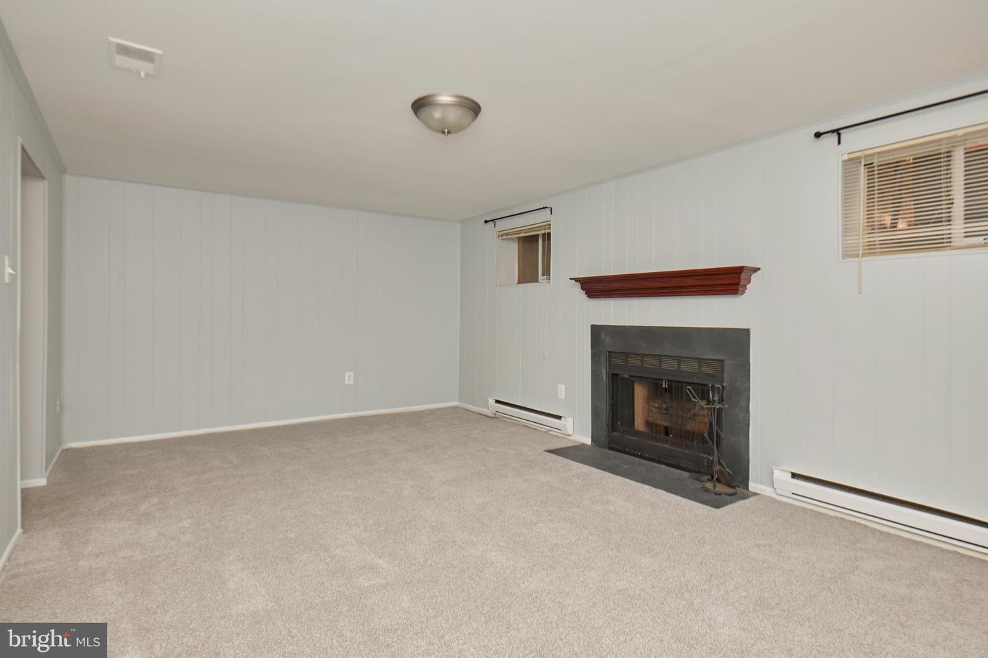 10355 GRANITE CREEK LN, OAKTON, Virginia 22124, 3 Bedrooms Bedrooms, ,2 BathroomsBathrooms,Residential,For sale,10355 GRANITE CREEK LN,VAFX2287418 MLS # VAFX2287418