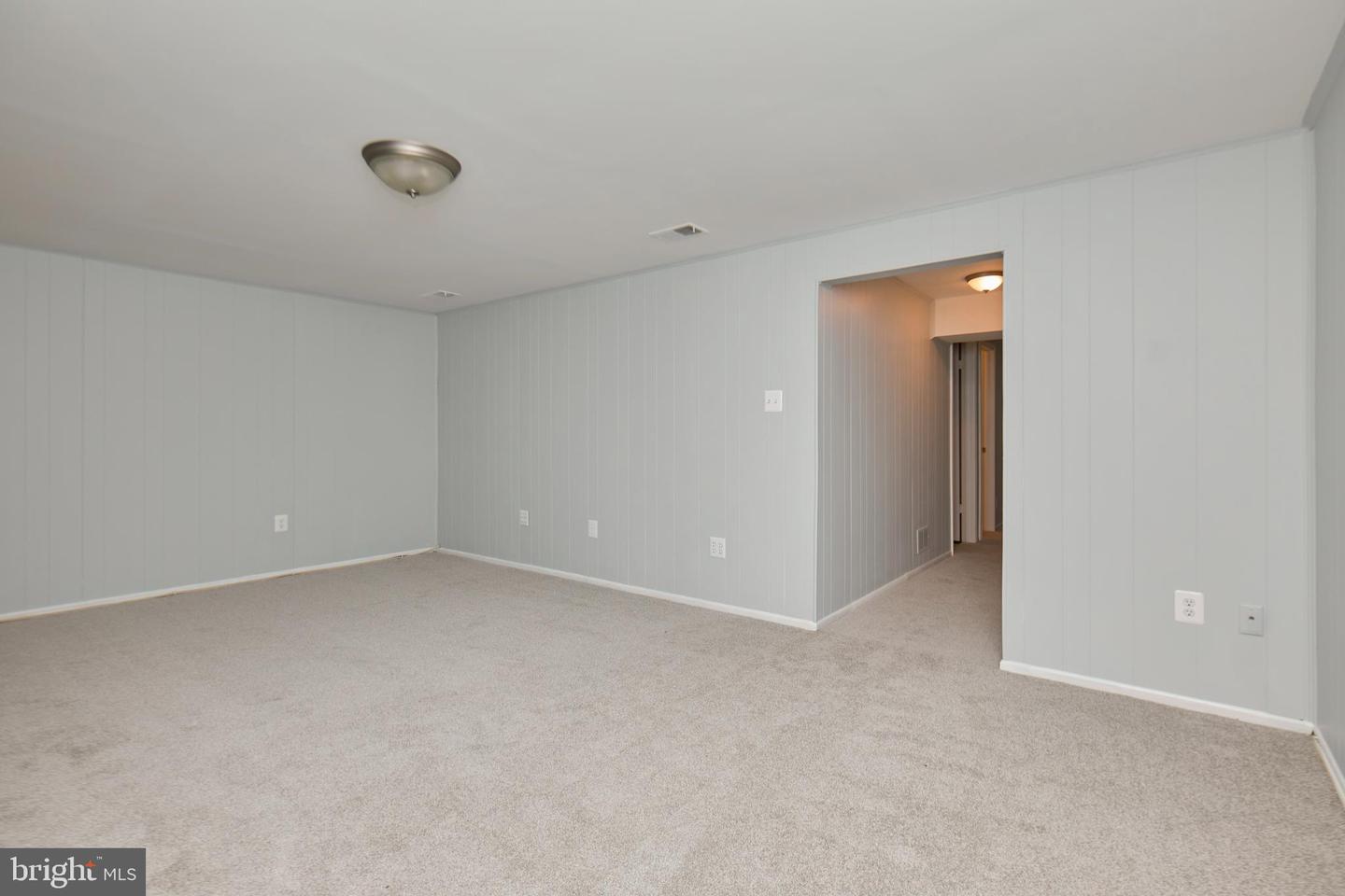 10355 GRANITE CREEK LN, OAKTON, Virginia 22124, 3 Bedrooms Bedrooms, ,2 BathroomsBathrooms,Residential,For sale,10355 GRANITE CREEK LN,VAFX2287418 MLS # VAFX2287418