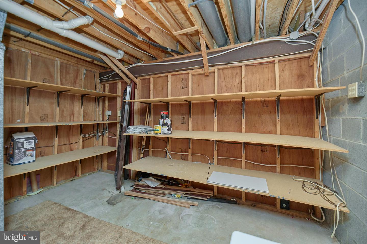 10355 GRANITE CREEK LN, OAKTON, Virginia 22124, 3 Bedrooms Bedrooms, ,2 BathroomsBathrooms,Residential,For sale,10355 GRANITE CREEK LN,VAFX2287418 MLS # VAFX2287418