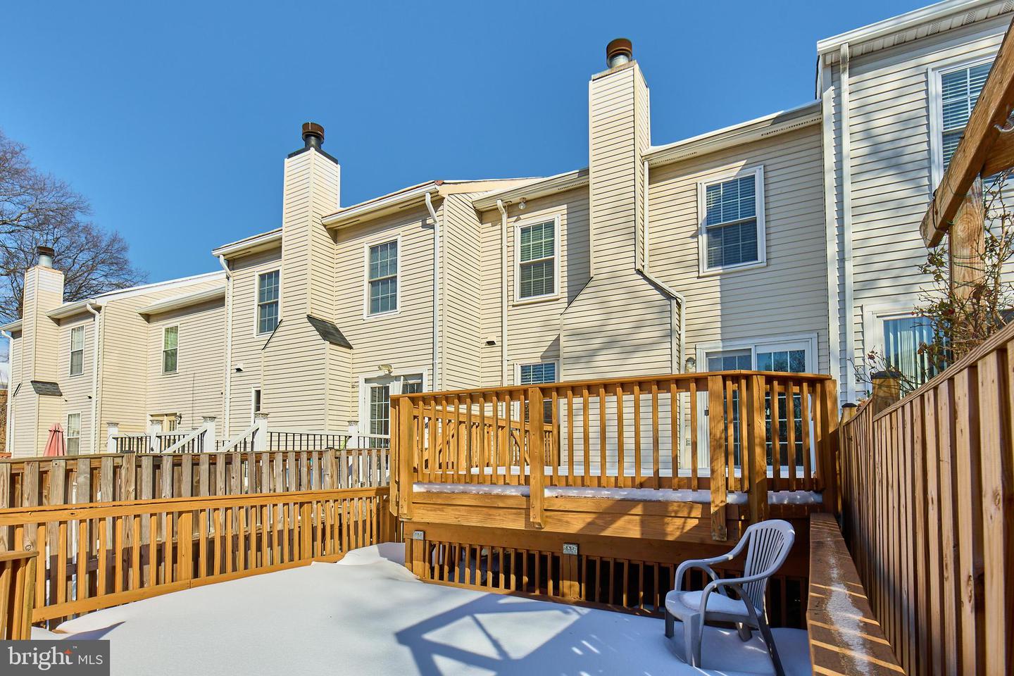 10355 GRANITE CREEK LN, OAKTON, Virginia 22124, 3 Bedrooms Bedrooms, ,2 BathroomsBathrooms,Residential,For sale,10355 GRANITE CREEK LN,VAFX2287418 MLS # VAFX2287418