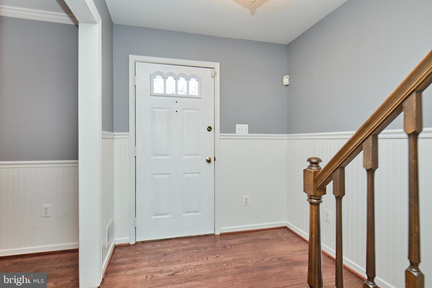 10355 GRANITE CREEK LN, OAKTON, Virginia 22124, 3 Bedrooms Bedrooms, ,2 BathroomsBathrooms,Residential,For sale,10355 GRANITE CREEK LN,VAFX2287418 MLS # VAFX2287418