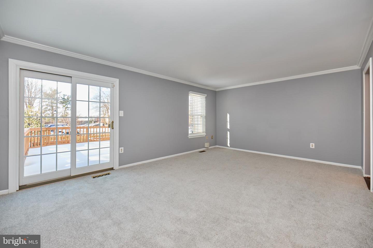 10355 GRANITE CREEK LN, OAKTON, Virginia 22124, 3 Bedrooms Bedrooms, ,2 BathroomsBathrooms,Residential,For sale,10355 GRANITE CREEK LN,VAFX2287418 MLS # VAFX2287418