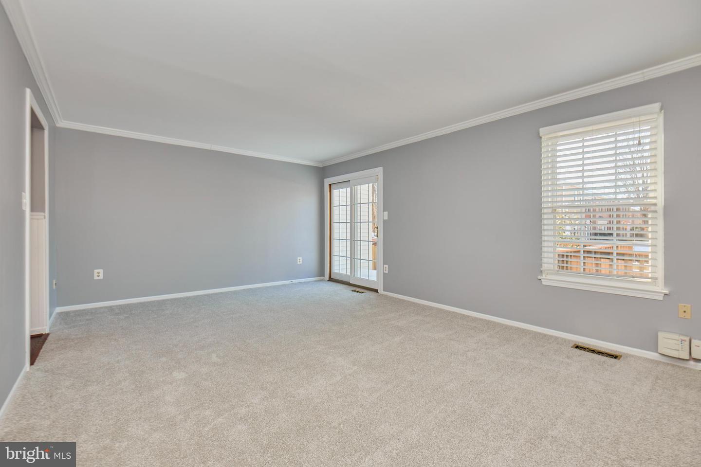 10355 GRANITE CREEK LN, OAKTON, Virginia 22124, 3 Bedrooms Bedrooms, ,2 BathroomsBathrooms,Residential,For sale,10355 GRANITE CREEK LN,VAFX2287418 MLS # VAFX2287418