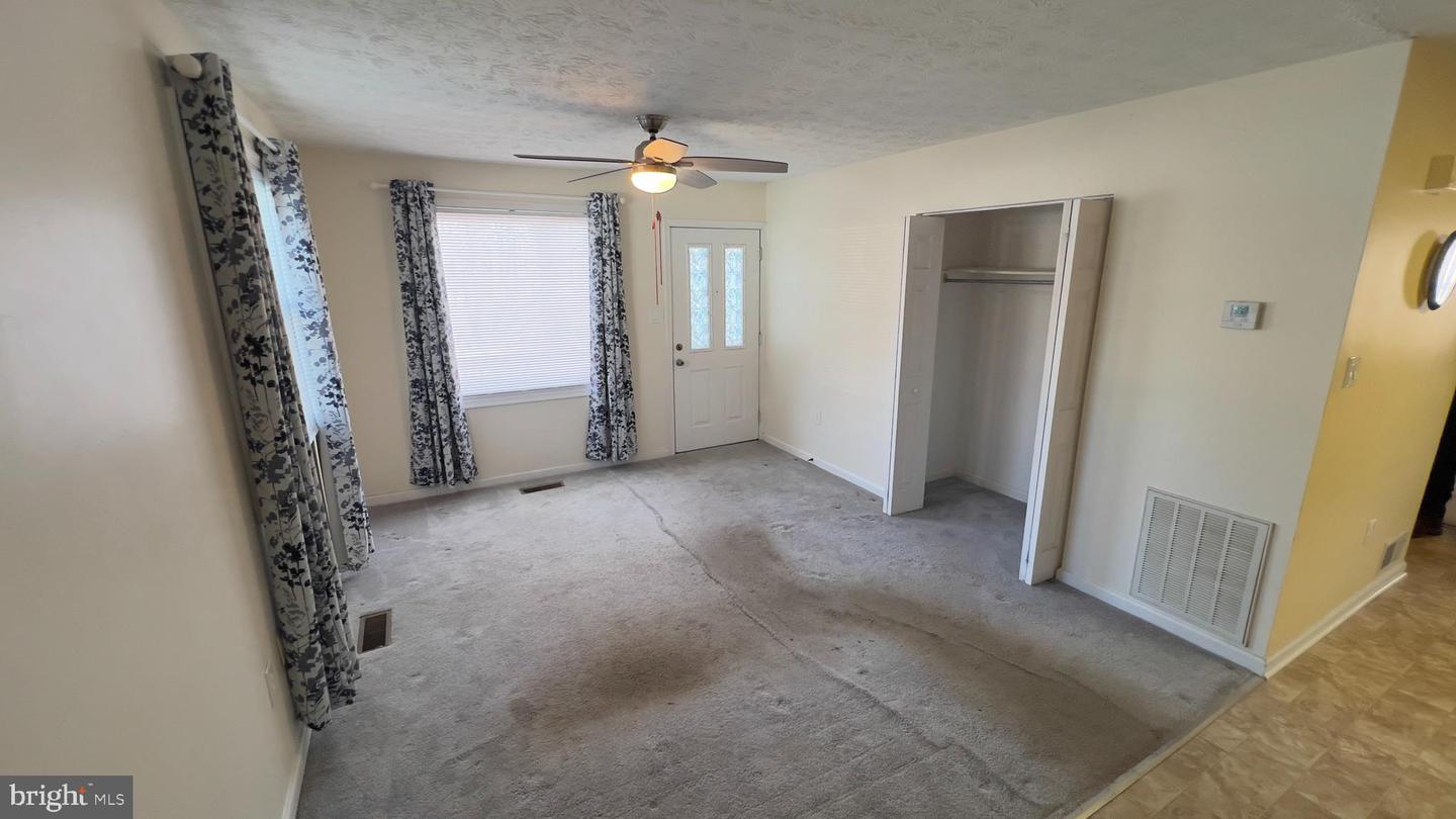 17748 POSSUM POINT RD, DUMFRIES, Virginia 22026, 2 Bedrooms Bedrooms, ,1 BathroomBathrooms,Residential,For sale,17748 POSSUM POINT RD,VAPW2111172 MLS # VAPW2111172