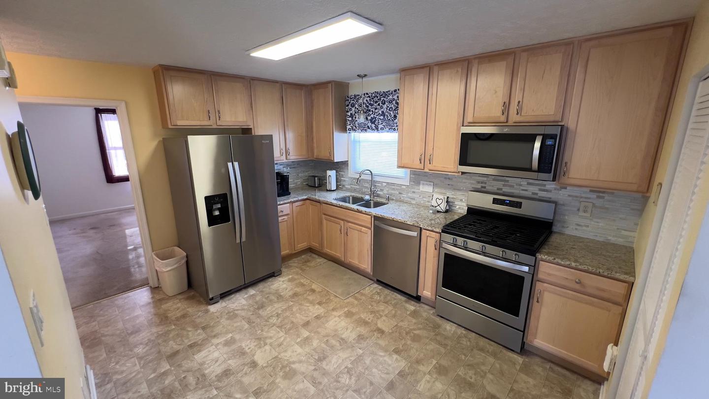 17748 POSSUM POINT RD, DUMFRIES, Virginia 22026, 2 Bedrooms Bedrooms, ,1 BathroomBathrooms,Residential,For sale,17748 POSSUM POINT RD,VAPW2111172 MLS # VAPW2111172