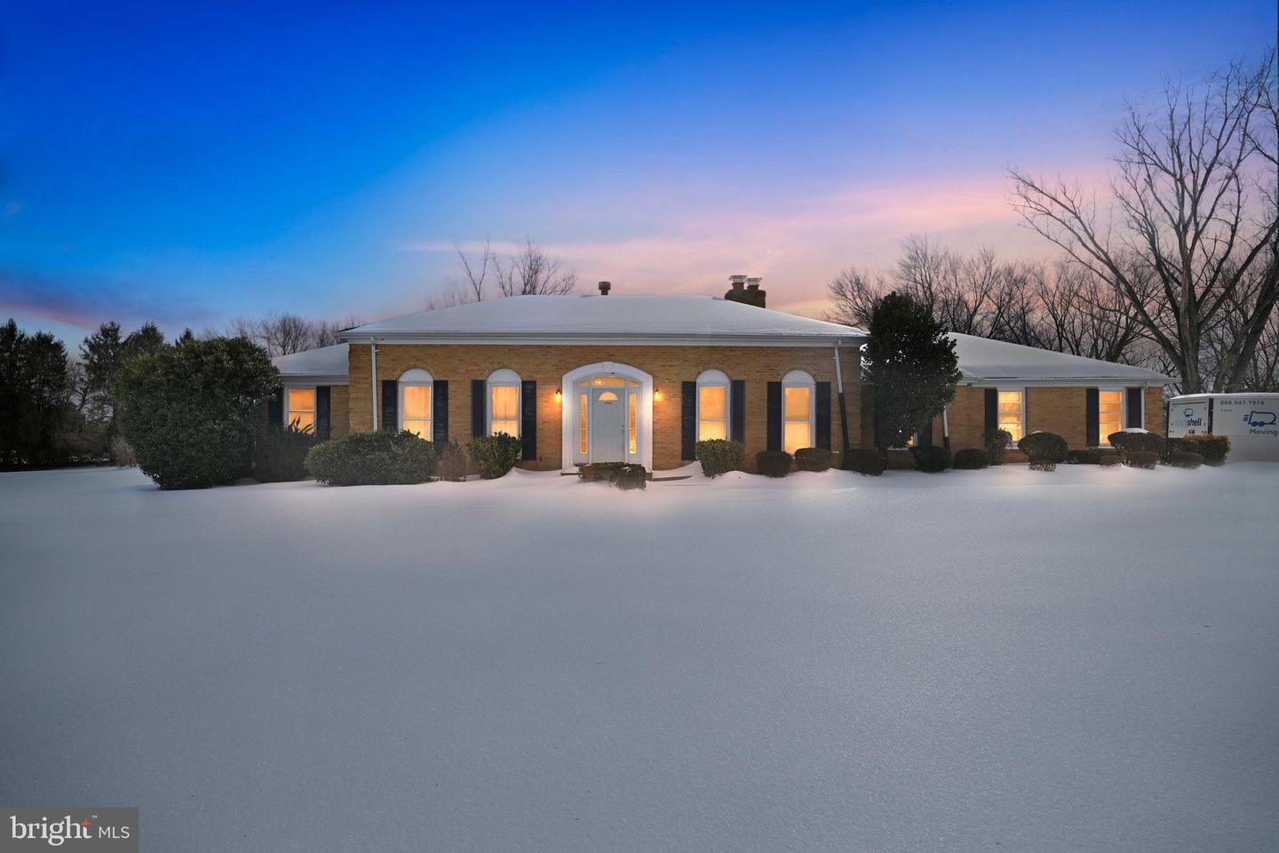 4807 EXECUTIVE DR, GAINESVILLE, Virginia 20155, 4 Bedrooms Bedrooms, ,3 BathroomsBathrooms,Residential,For sale,4807 EXECUTIVE DR,VAPW2111232 MLS # VAPW2111232