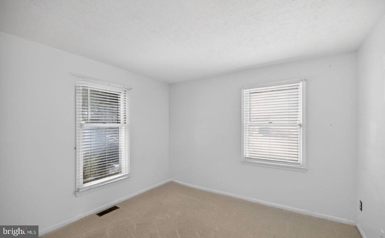 4807 EXECUTIVE DR, GAINESVILLE, Virginia 20155, 4 Bedrooms Bedrooms, ,3 BathroomsBathrooms,Residential,For sale,4807 EXECUTIVE DR,VAPW2111232 MLS # VAPW2111232