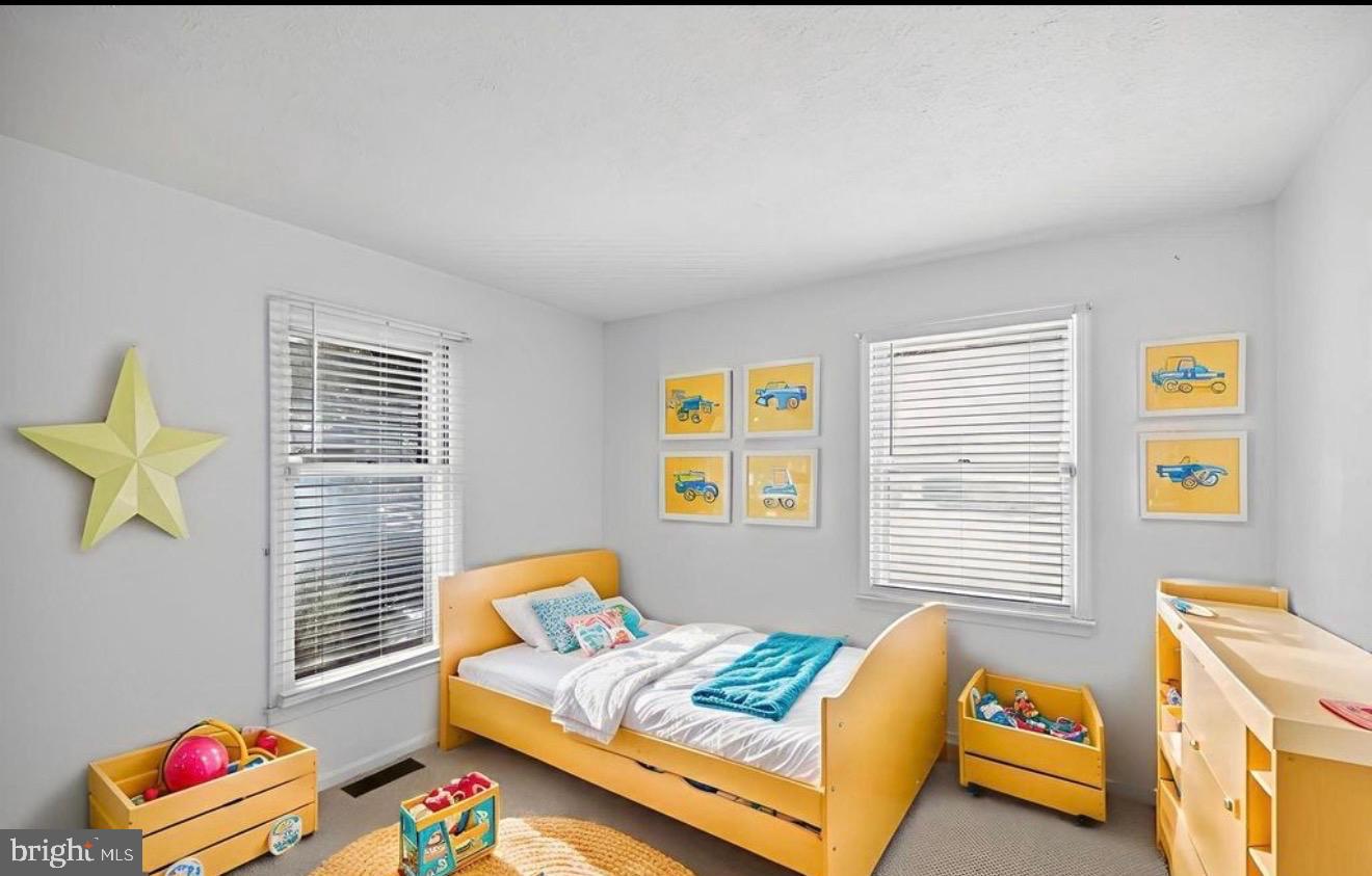 4807 EXECUTIVE DR, GAINESVILLE, Virginia 20155, 4 Bedrooms Bedrooms, ,3 BathroomsBathrooms,Residential,For sale,4807 EXECUTIVE DR,VAPW2111232 MLS # VAPW2111232