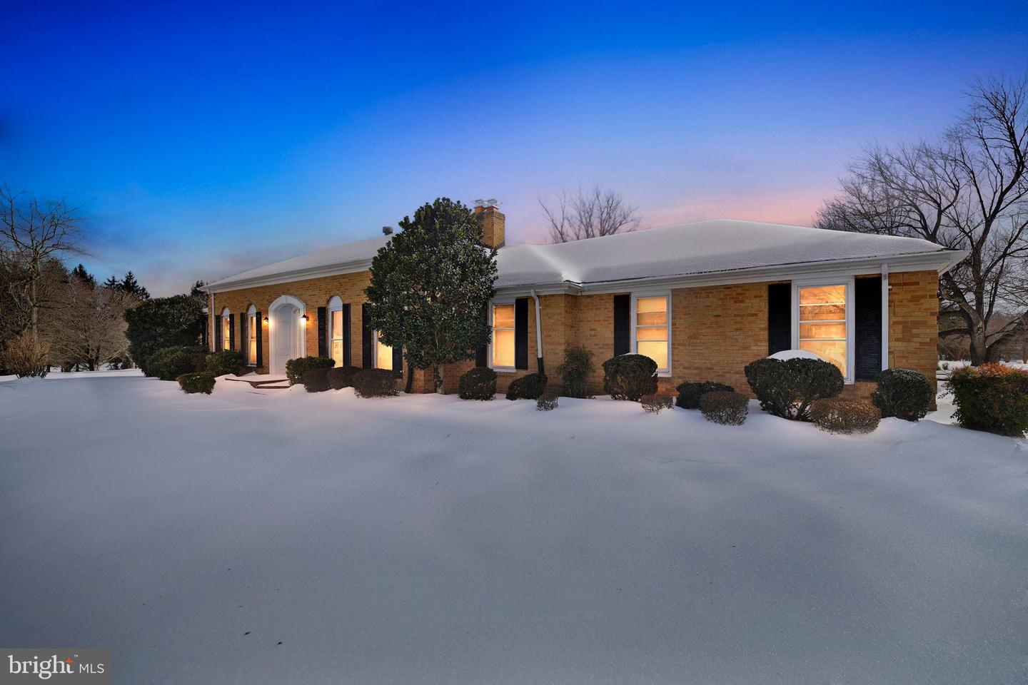 4807 EXECUTIVE DR, GAINESVILLE, Virginia 20155, 4 Bedrooms Bedrooms, ,3 BathroomsBathrooms,Residential,For sale,4807 EXECUTIVE DR,VAPW2111232 MLS # VAPW2111232