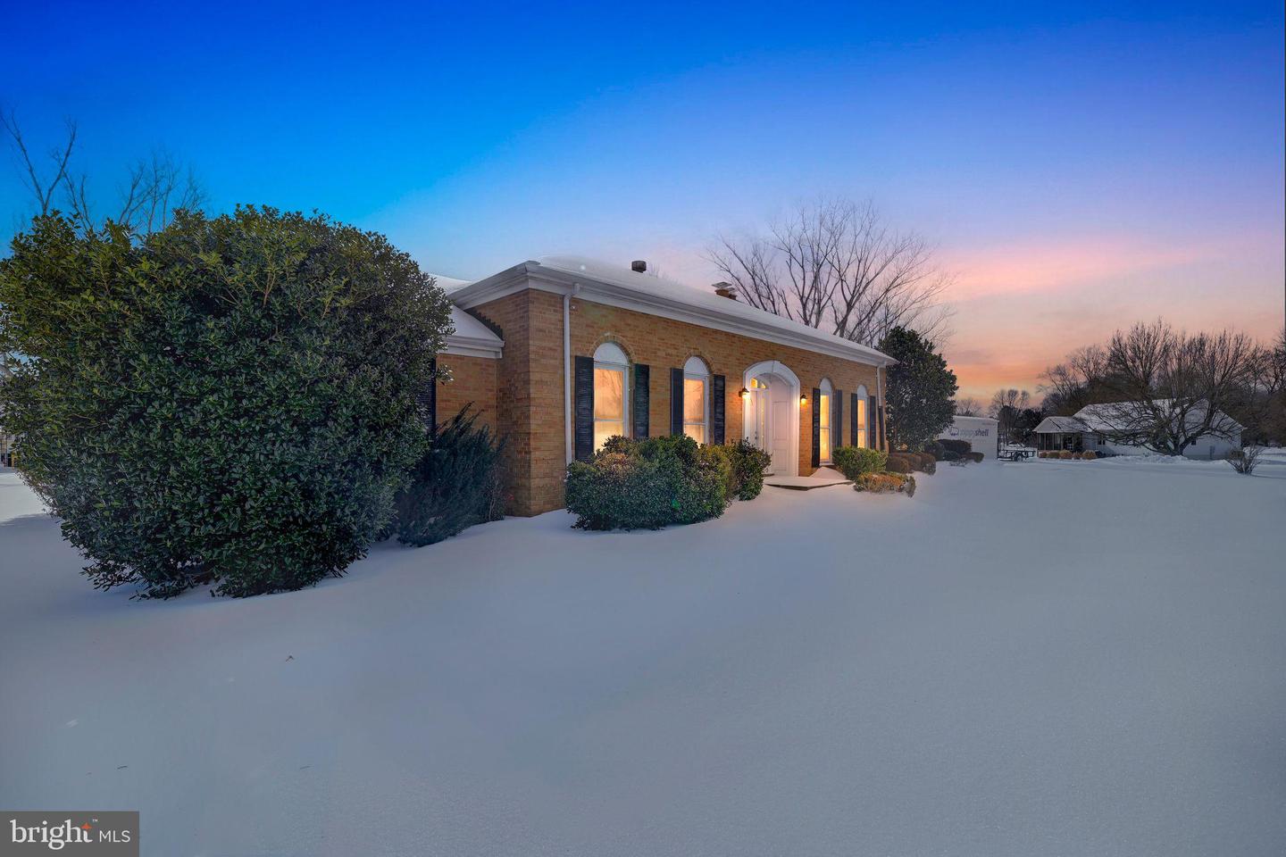 4807 EXECUTIVE DR, GAINESVILLE, Virginia 20155, 4 Bedrooms Bedrooms, ,3 BathroomsBathrooms,Residential,For sale,4807 EXECUTIVE DR,VAPW2111232 MLS # VAPW2111232