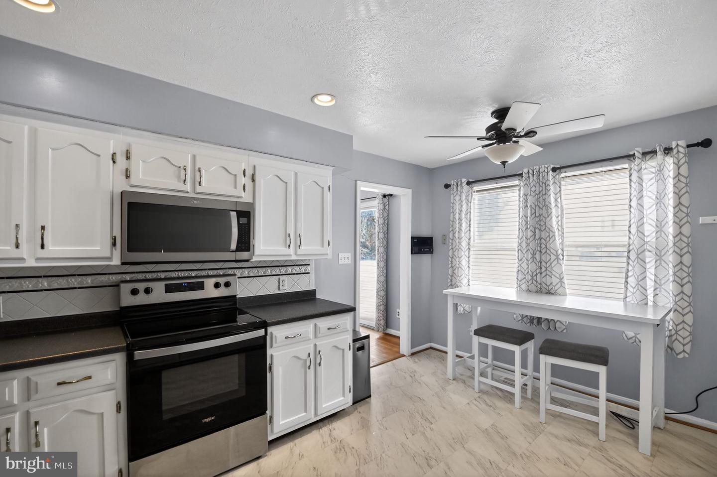 4807 EXECUTIVE DR, GAINESVILLE, Virginia 20155, 4 Bedrooms Bedrooms, ,3 BathroomsBathrooms,Residential,For sale,4807 EXECUTIVE DR,VAPW2111232 MLS # VAPW2111232