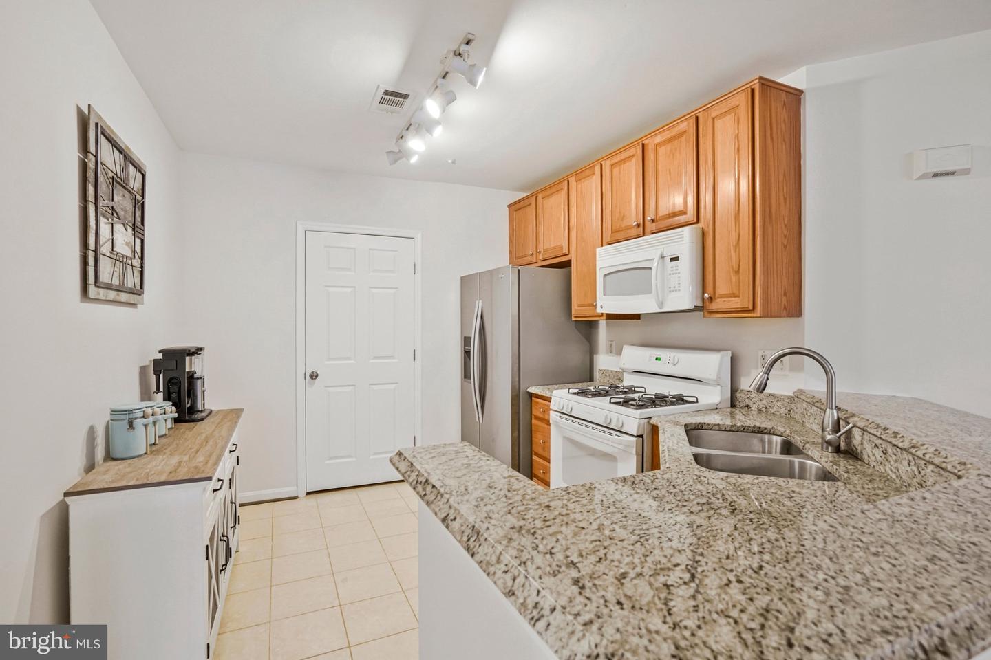 5950 KIMBERLY ANNE WAY #101, ALEXANDRIA, Virginia 22310, 1 Bedroom Bedrooms, ,1 BathroomBathrooms,Residential,For sale,5950 KIMBERLY ANNE WAY #101,VAFX2287522 MLS # VAFX2287522 5950 KIMBERLY ANNE WAY #101, ALEXANDRIA, Virginia 22310, 1 Bedroom Bedrooms, ,1 BathroomBathrooms,Residential,For sale,5950 KIMBERLY ANNE WAY #101,VAFX2287522 MLS # VAFX2287522