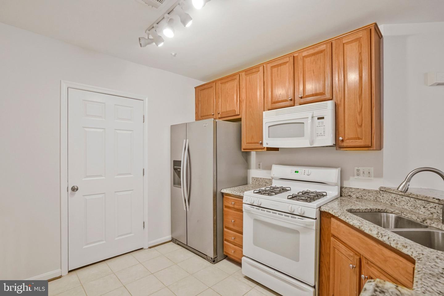 5950 KIMBERLY ANNE WAY #101, ALEXANDRIA, Virginia 22310, 1 Bedroom Bedrooms, ,1 BathroomBathrooms,Residential,For sale,5950 KIMBERLY ANNE WAY #101,VAFX2287522 MLS # VAFX2287522 5950 KIMBERLY ANNE WAY #101, ALEXANDRIA, Virginia 22310, 1 Bedroom Bedrooms, ,1 BathroomBathrooms,Residential,For sale,5950 KIMBERLY ANNE WAY #101,VAFX2287522 MLS # VAFX2287522