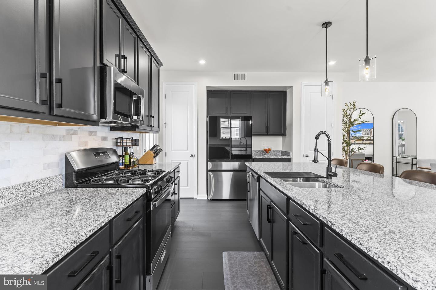 3992 SHIRE MEADOW LN, TRIANGLE, Virginia 22172, 3 Bedrooms Bedrooms, ,2 BathroomsBathrooms,Residential,For sale,3992 SHIRE MEADOW LN,VAPW2111262 MLS # VAPW2111262