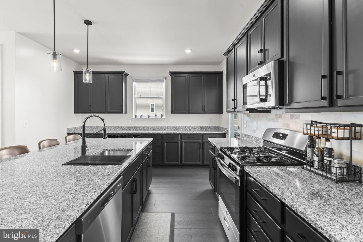 3992 SHIRE MEADOW LN, TRIANGLE, Virginia 22172, 3 Bedrooms Bedrooms, ,2 BathroomsBathrooms,Residential,For sale,3992 SHIRE MEADOW LN,VAPW2111262 MLS # VAPW2111262