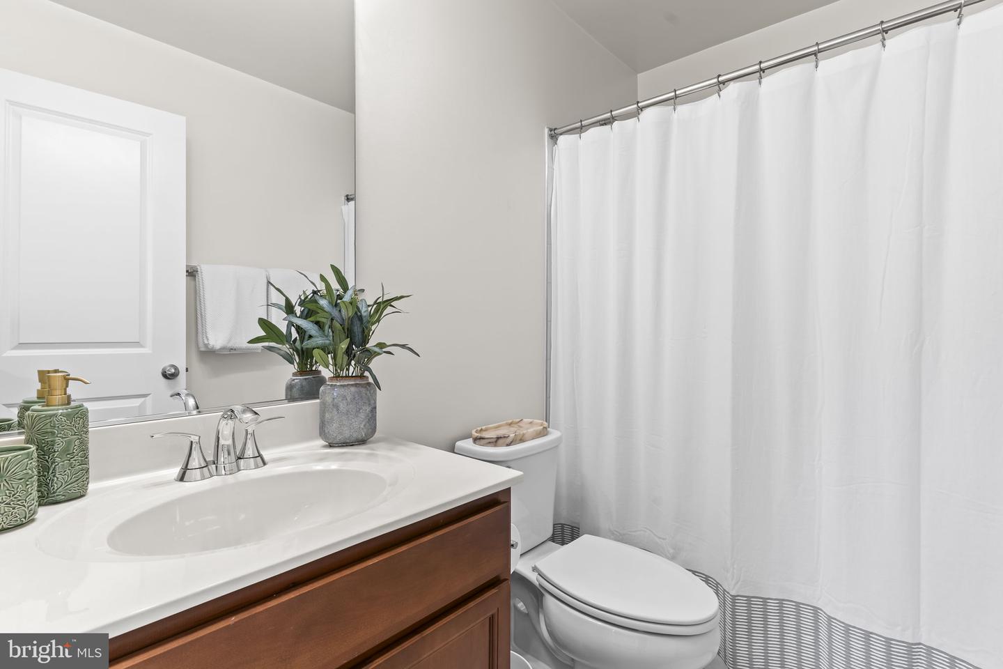 3992 SHIRE MEADOW LN, TRIANGLE, Virginia 22172, 3 Bedrooms Bedrooms, ,2 BathroomsBathrooms,Residential,For sale,3992 SHIRE MEADOW LN,VAPW2111262 MLS # VAPW2111262