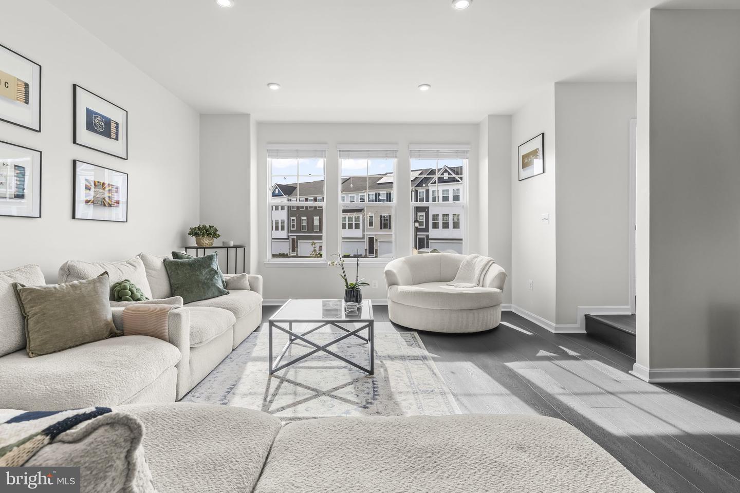 3992 SHIRE MEADOW LN, TRIANGLE, Virginia 22172, 3 Bedrooms Bedrooms, ,2 BathroomsBathrooms,Residential,For sale,3992 SHIRE MEADOW LN,VAPW2111262 MLS # VAPW2111262