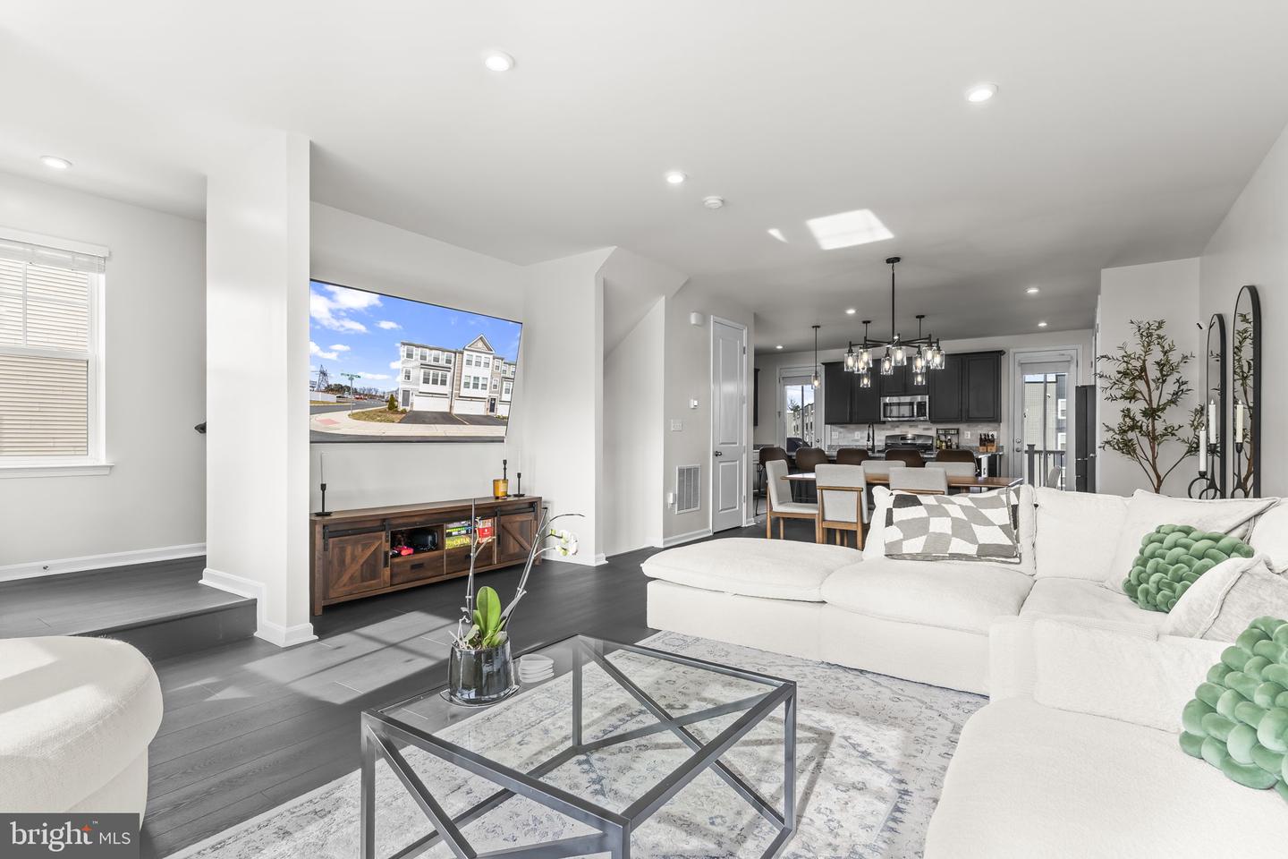 3992 SHIRE MEADOW LN, TRIANGLE, Virginia 22172, 3 Bedrooms Bedrooms, ,2 BathroomsBathrooms,Residential,For sale,3992 SHIRE MEADOW LN,VAPW2111262 MLS # VAPW2111262