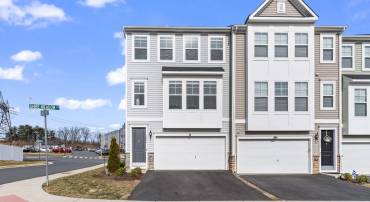 3992 SHIRE MEADOW LN, TRIANGLE, Virginia 22172, 3 Bedrooms Bedrooms, ,2 BathroomsBathrooms,Residential,For sale,3992 SHIRE MEADOW LN,VAPW2111262 MLS # VAPW2111262