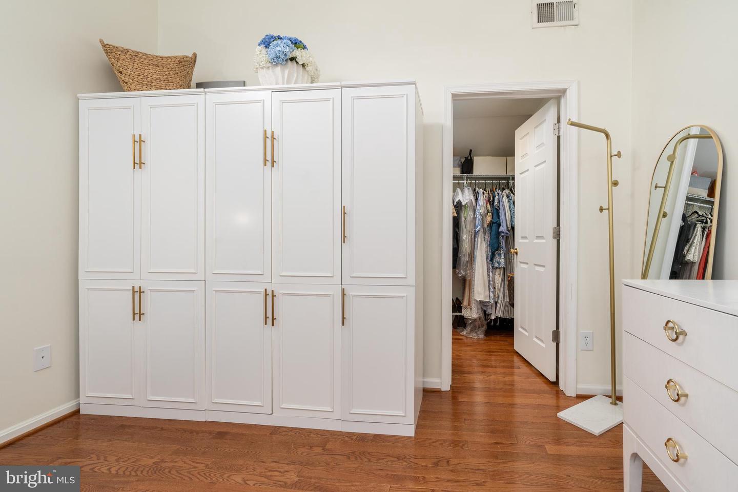 1828 DUFFIELD LN, ALEXANDRIA, Virginia 22307, 4 Bedrooms Bedrooms, ,3 BathroomsBathrooms,Residential,For sale,1828 DUFFIELD LN,VAFX2287576 MLS # VAFX2287576