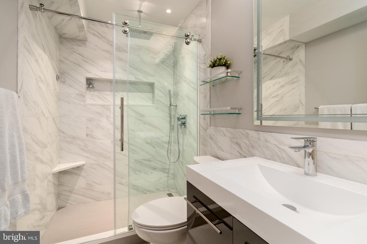 1828 DUFFIELD LN, ALEXANDRIA, Virginia 22307, 4 Bedrooms Bedrooms, ,3 BathroomsBathrooms,Residential,For sale,1828 DUFFIELD LN,VAFX2287576 MLS # VAFX2287576