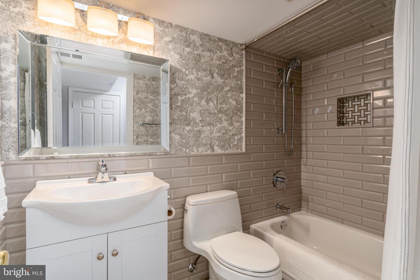 1828 DUFFIELD LN, ALEXANDRIA, Virginia 22307, 4 Bedrooms Bedrooms, ,3 BathroomsBathrooms,Residential,For sale,1828 DUFFIELD LN,VAFX2287576 MLS # VAFX2287576