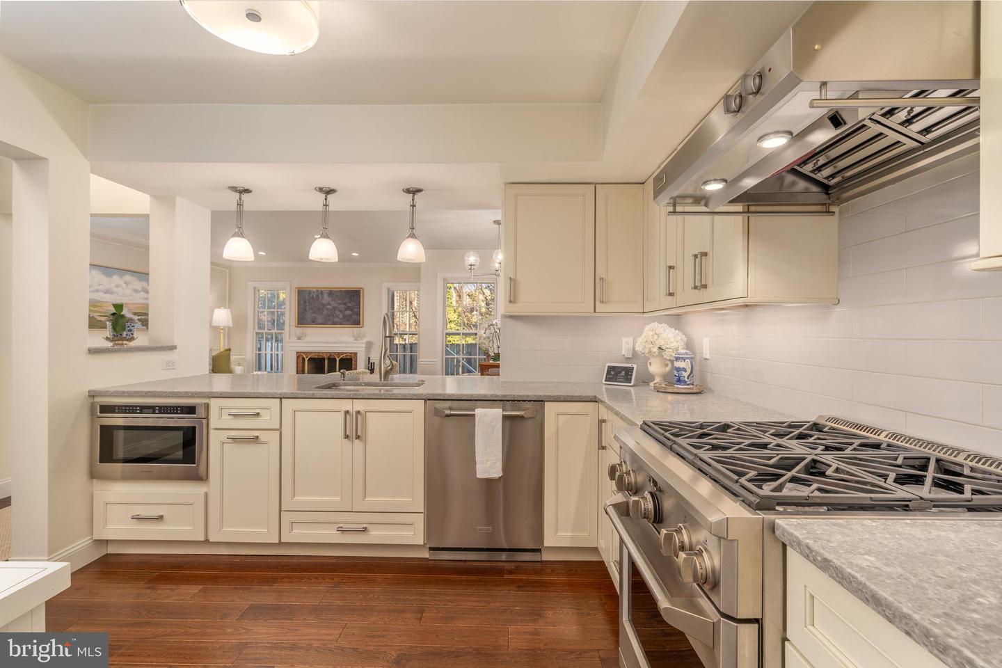 1828 DUFFIELD LN, ALEXANDRIA, Virginia 22307, 4 Bedrooms Bedrooms, ,3 BathroomsBathrooms,Residential,For sale,1828 DUFFIELD LN,VAFX2287576 MLS # VAFX2287576