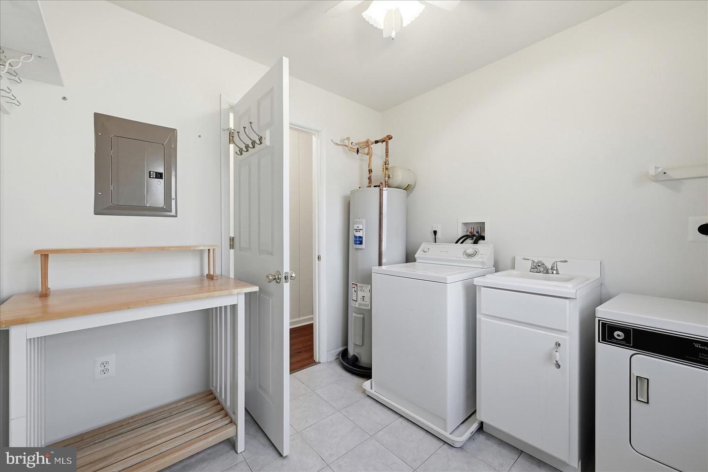 558 HEMLOCK LN, BLUEMONT, Virginia 20135, 3 Bedrooms Bedrooms, ,2 BathroomsBathrooms,Residential,For sale,558 HEMLOCK LN,VACL2006362 MLS # VACL2006362 558 HEMLOCK LN, BLUEMONT, Virginia 20135, 3 Bedrooms Bedrooms, ,2 BathroomsBathrooms,Residential,For sale,558 HEMLOCK LN,VACL2006362 MLS # VACL2006362