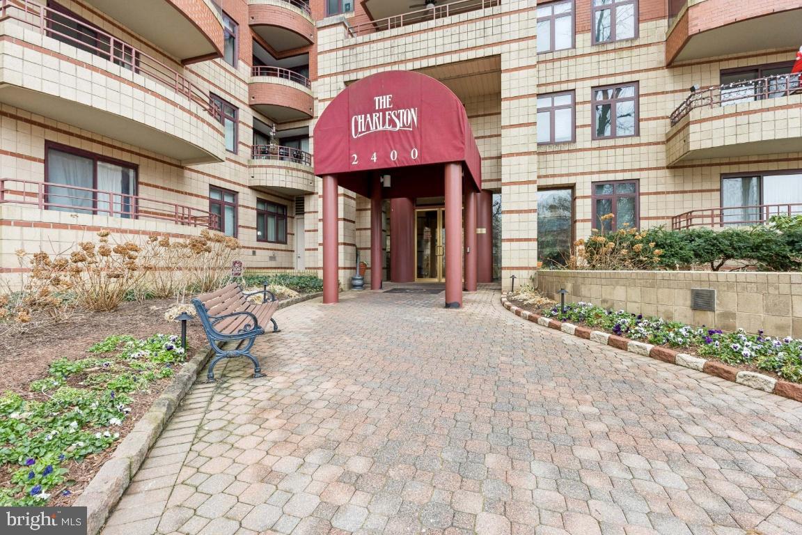 2400 CLARENDON BLVD #908, ARLINGTON, Virginia 22201, 1 Bedroom Bedrooms, 7 Rooms Rooms,1 BathroomBathrooms,Residential,For sale,2400 CLARENDON BLVD #908,VAAR2068172 MLS # VAAR2068172 2400 CLARENDON BLVD #908, ARLINGTON, Virginia 22201, 1 Bedroom Bedrooms, 7 Rooms Rooms,1 BathroomBathrooms,Residential,For sale,2400 CLARENDON BLVD #908,VAAR2068172 MLS # VAAR2068172