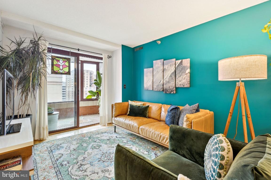 2400 CLARENDON BLVD #908, ARLINGTON, Virginia 22201, 1 Bedroom Bedrooms, 7 Rooms Rooms,1 BathroomBathrooms,Residential,For sale,2400 CLARENDON BLVD #908,VAAR2068172 MLS # VAAR2068172 2400 CLARENDON BLVD #908, ARLINGTON, Virginia 22201, 1 Bedroom Bedrooms, 7 Rooms Rooms,1 BathroomBathrooms,Residential,For sale,2400 CLARENDON BLVD #908,VAAR2068172 MLS # VAAR2068172